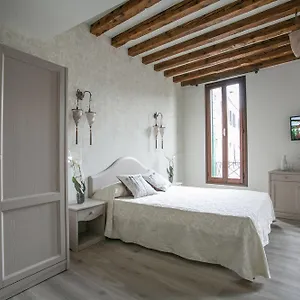 guesthouse-ca-dellangelo.hotelinveneto.com/